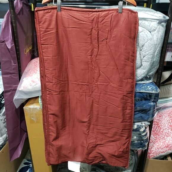 New Olivia & Oliver Red Wine Sateen Quilted Shams Size King - Picture 3 of 8